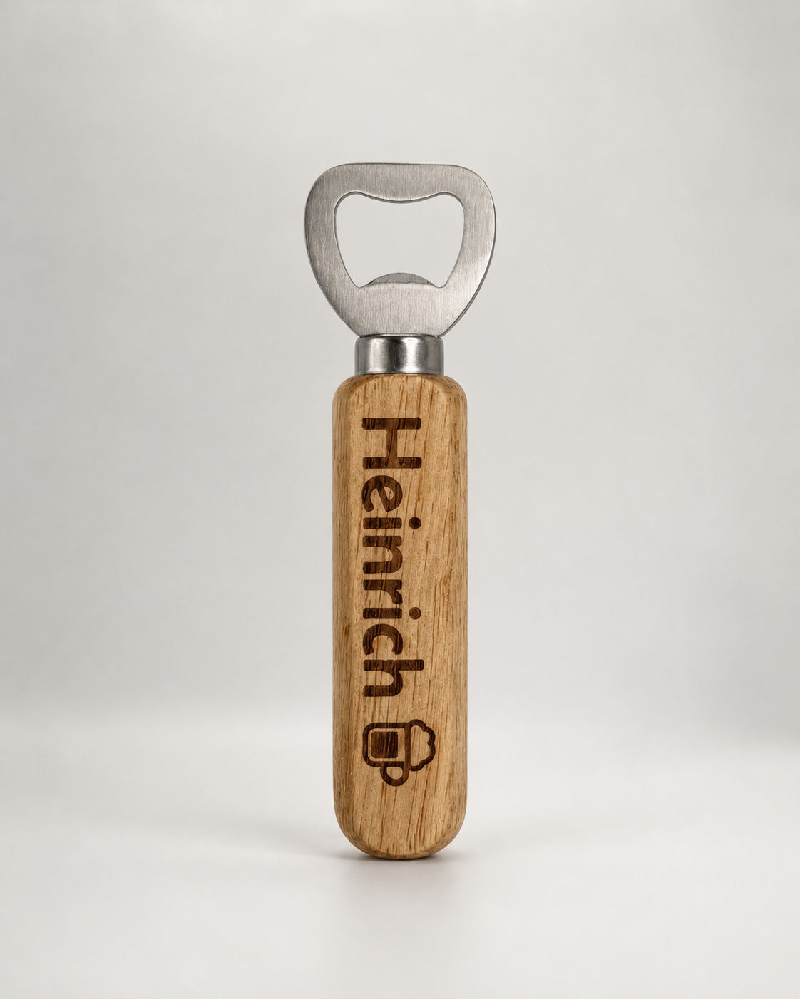 Personalisierter Holz-Flaschenöffner mit Gravur und Name als Geschenkidee
